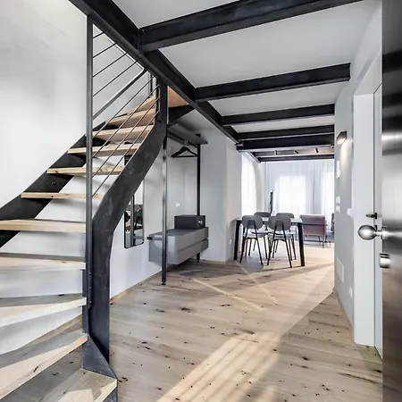 Cooper L Loft Apartment *